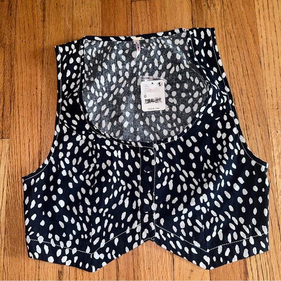 New with tags Free People Bennet Black and Ivory vest top - Picture 2 of 5